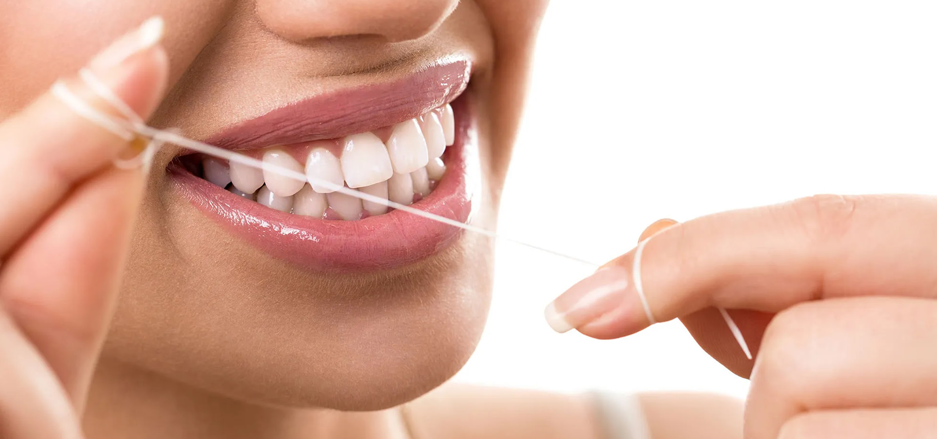 Στοματική Υγιεινή και Φρονιμίτες: Μύθοι, Αλήθειες και Συμβουλές Φροντίδας